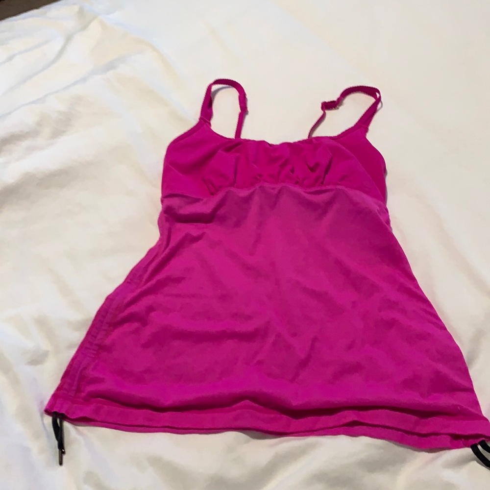 Lululemon Magenta tank
